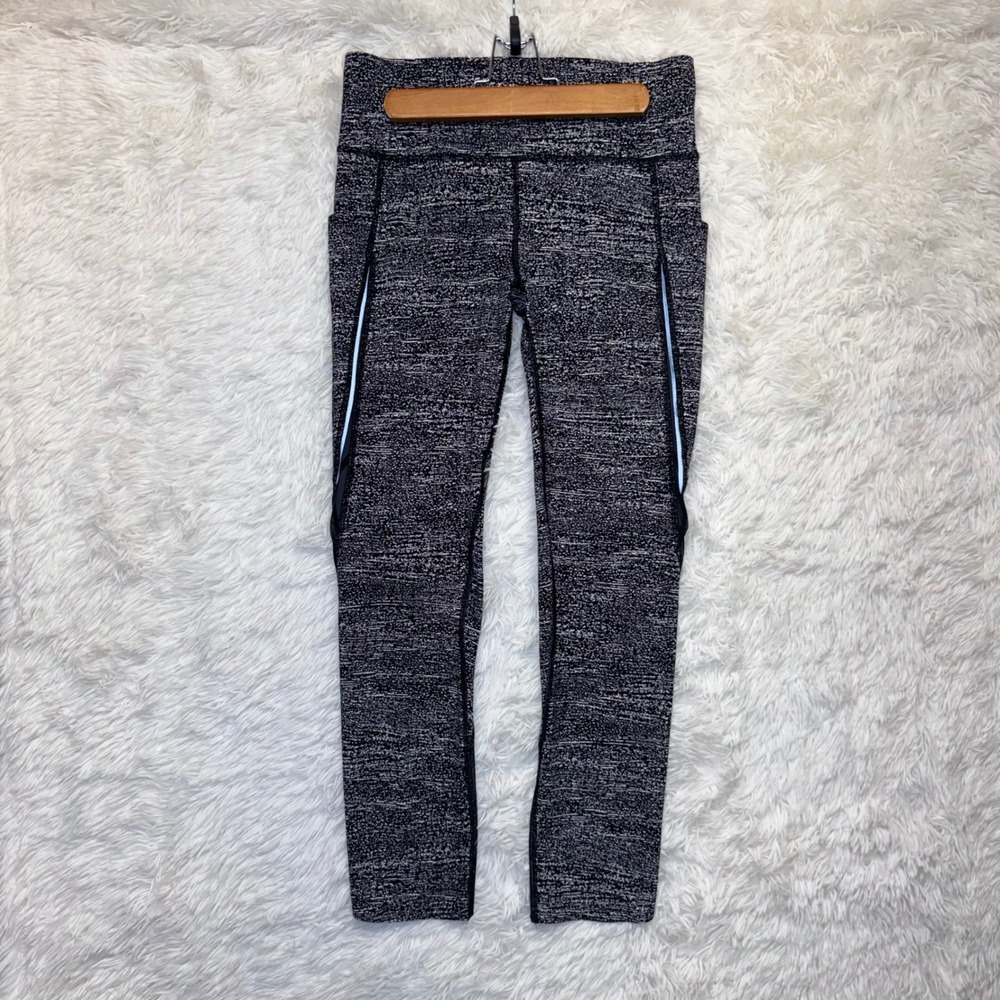 Lululemon Pace Perfect 7/8 Tight Leggings in Air Time Sz 8 White Black